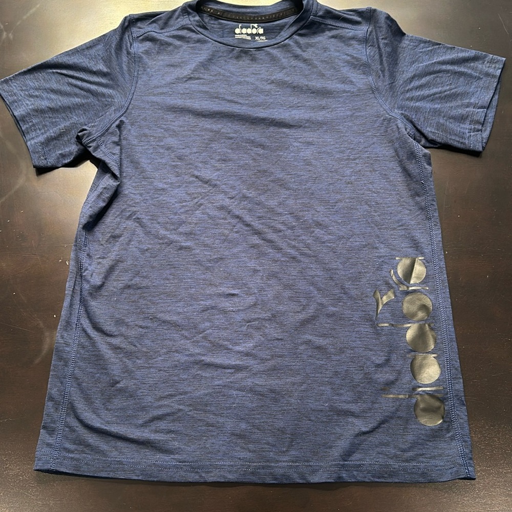 Diadora youth L tshirt NWOT